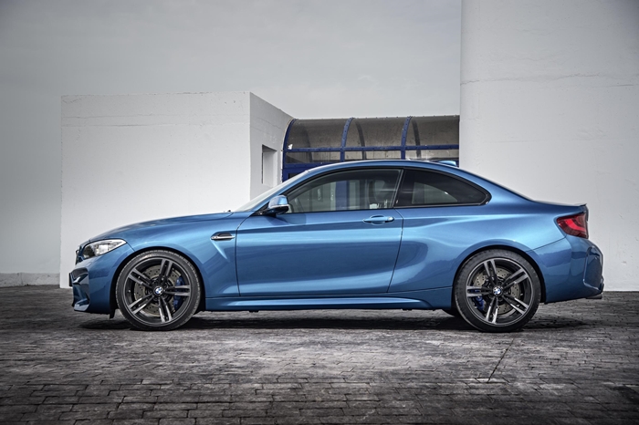 BMW M2 2015.10