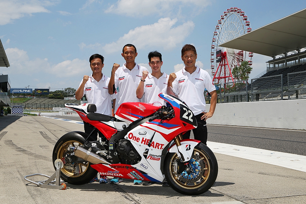 Satu HATI Honda Team Asia (Kiri ke kanan) - Zaqhwan Zaidi, Dimas Ekky Pratama, Ratthapong Wilairot, dan Makoto Tamada.